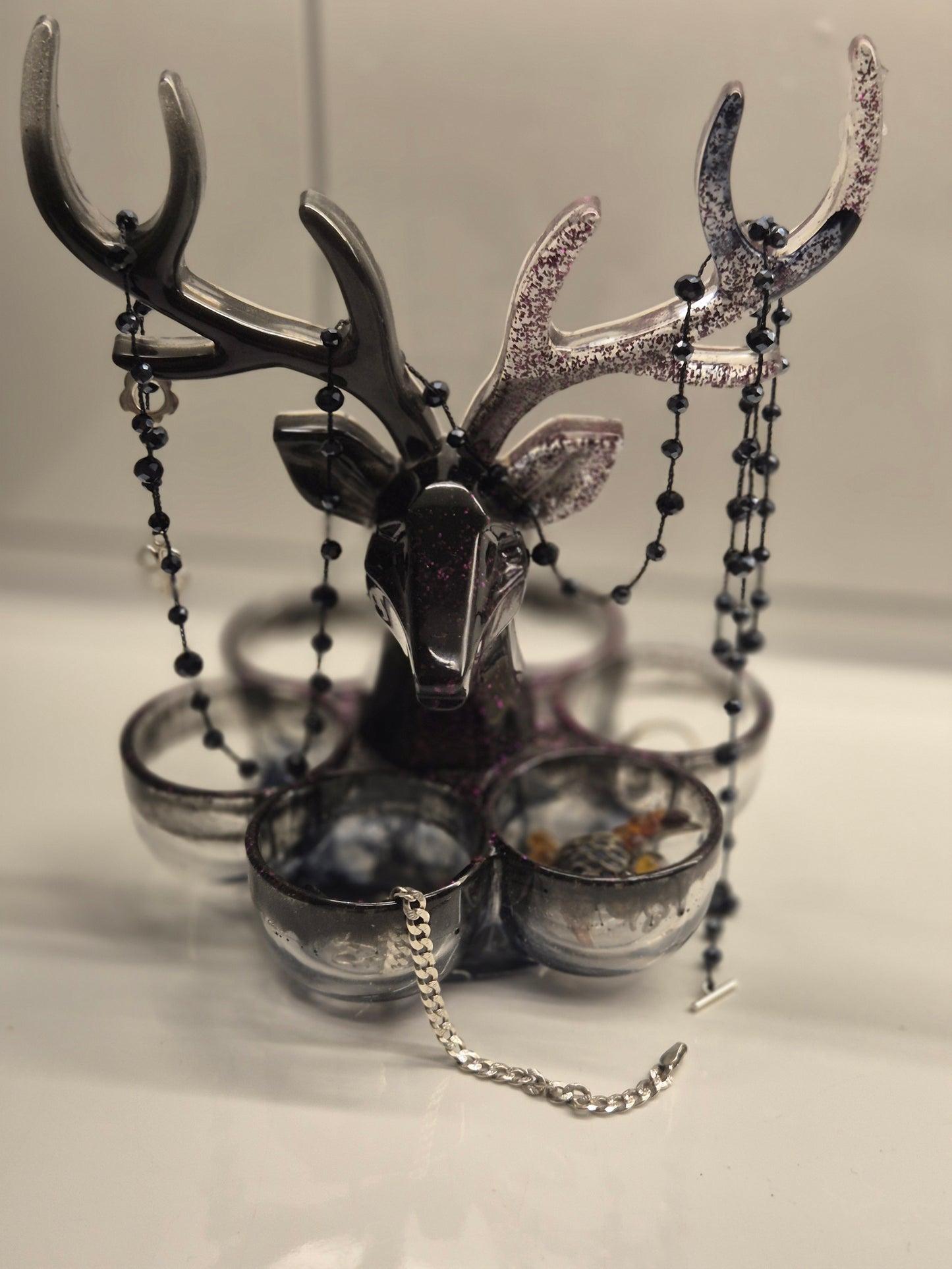 Title: Handmade Epoxy Resin Deer Head Organizer