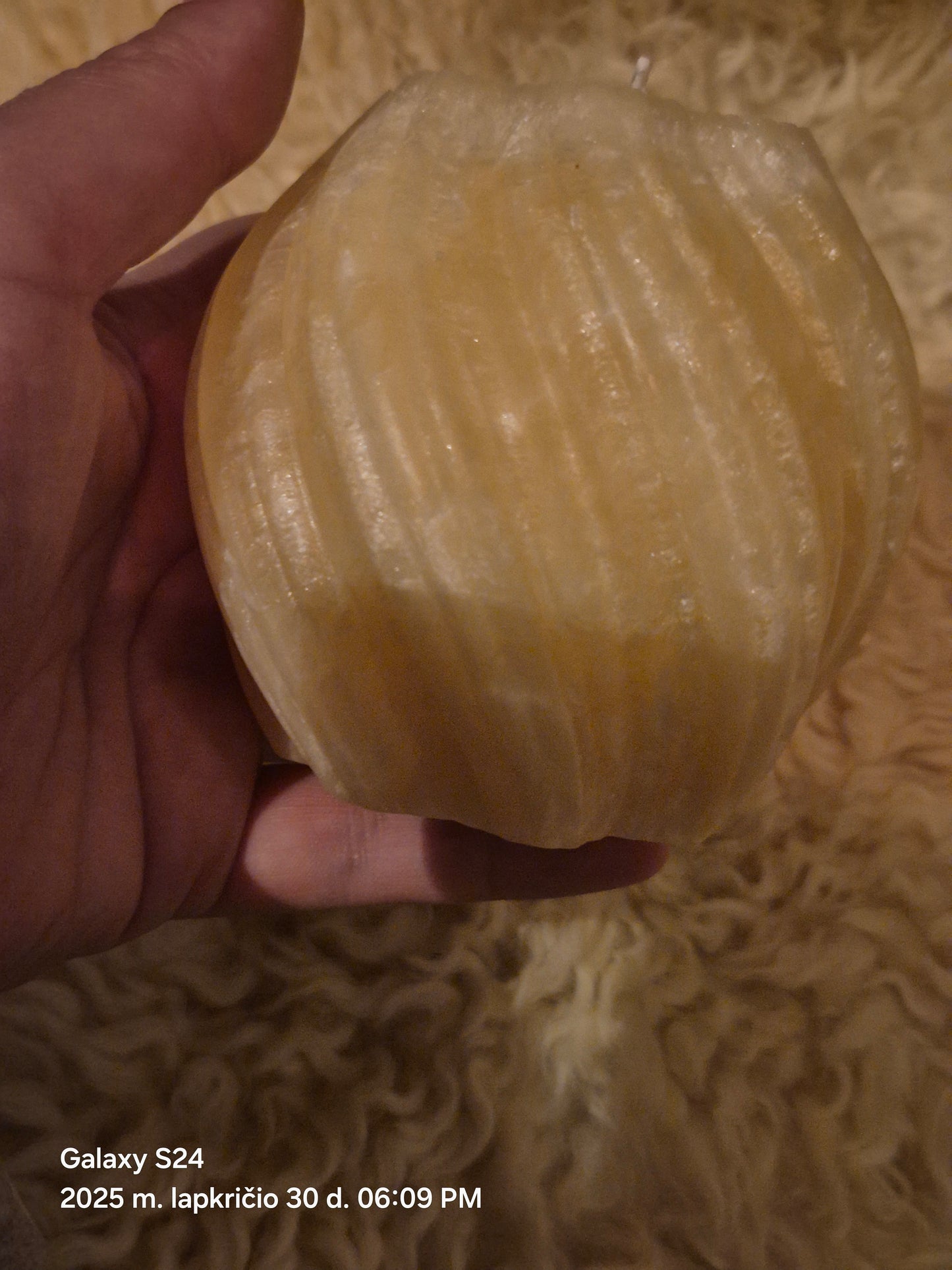 Blended wax large candle